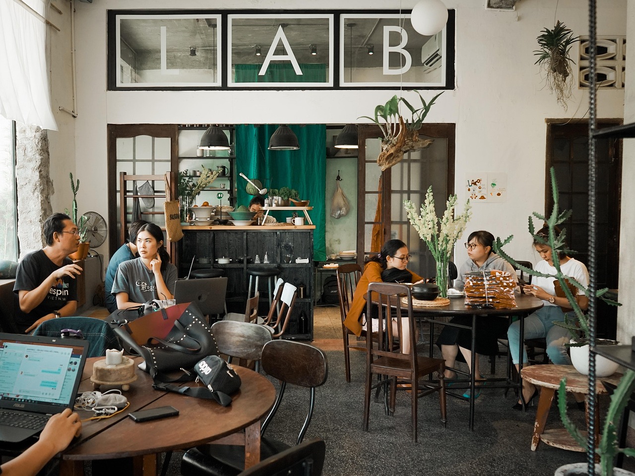 丽晶国际实名账号:爱奇艺vip账号购买