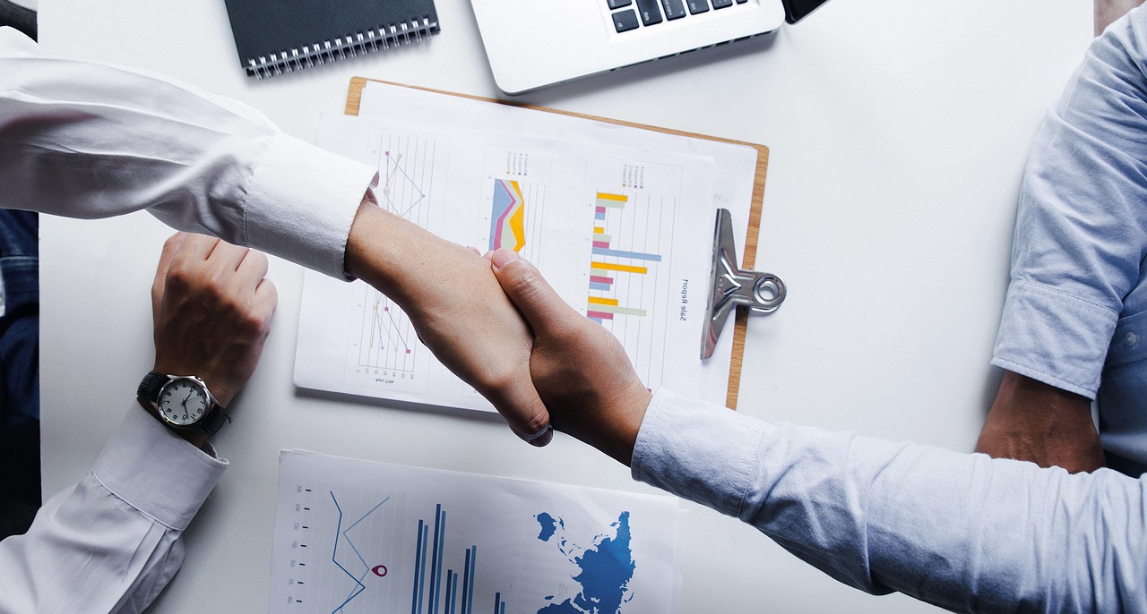 人们之所以吸烟是因为什么？